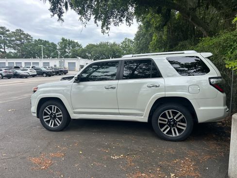 Used 2023 Toyota 4Runner Limited AWD/4WD image 2