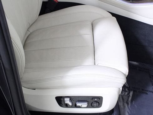 Used 2020 BMW X5 sDrive40i w/ Premium Package image 19