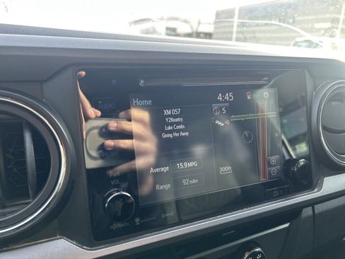 Used 2018 Toyota Tacoma TRD Off-Road image 30