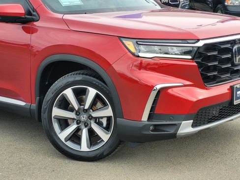 Certified 2024 Honda Pilot Elite image 3