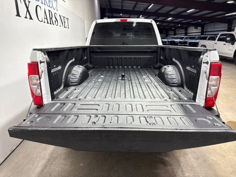 Used 2022 Ford F250 XL w/ Power Equipment Group image 8