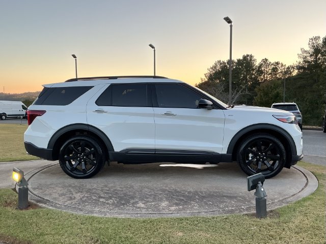 Used 2023 Ford Explorer ST-Line w/ Class IV Trailer Tow Package RWD image 8