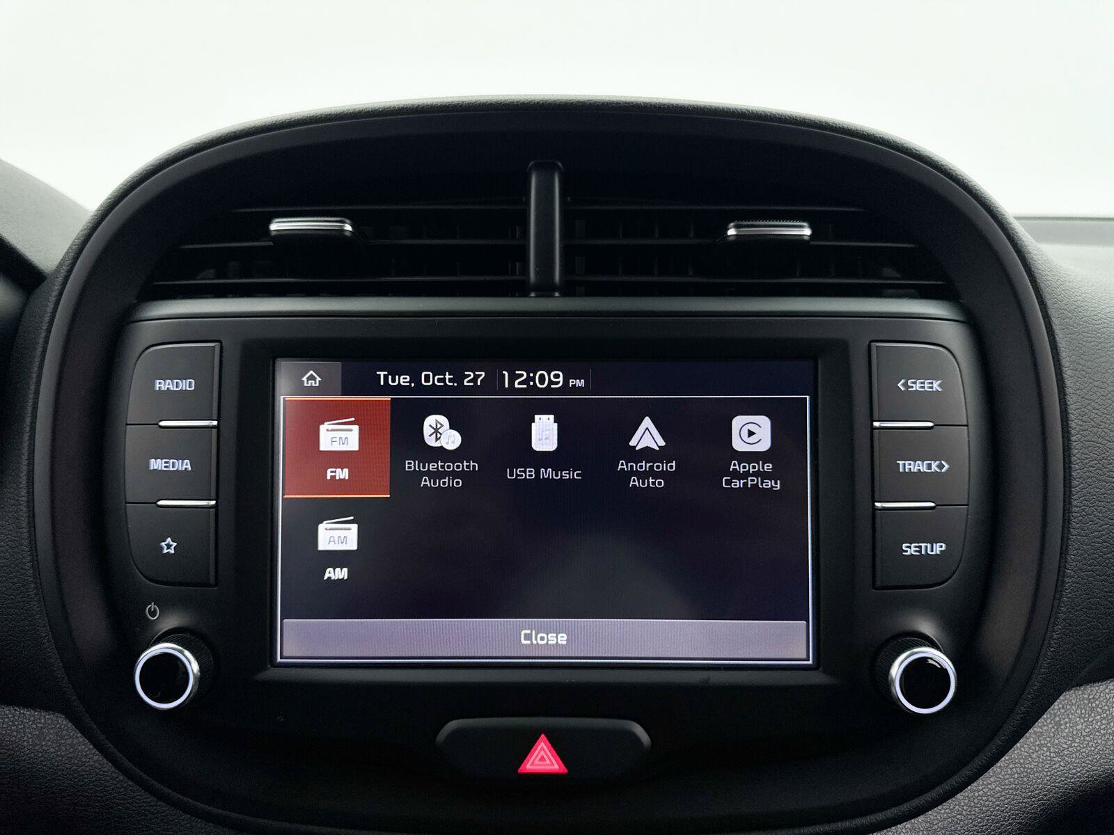 Used 2025 Kia Soul LX FWD image 23