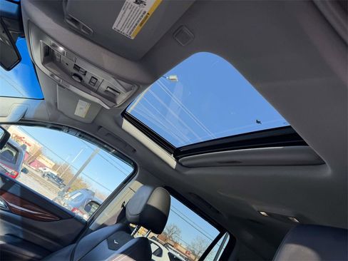 Used 2016 Cadillac Escalade Luxury image 18