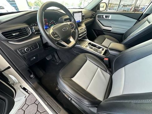 Used 2023 Ford Explorer XLT w/ Equipment Group 202A AWD/4WD image 18