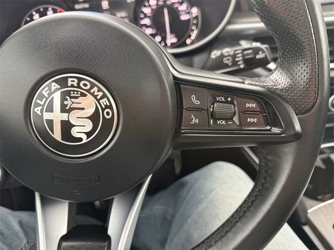 Used 2023 Alfa Romeo Stelvio Ti image 35