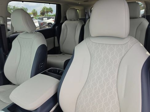 New 2026 Kia Carnival SX FWD image 22