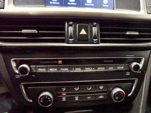 Used 2018 Kia Optima LX image 17