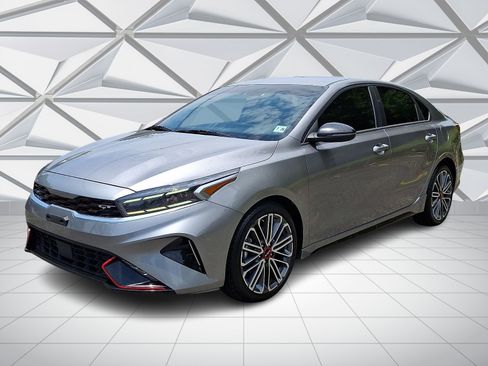 Used 2023 Kia Forte GT FWD image 4