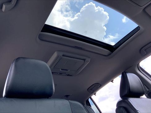 Used 2016 Honda Pilot Touring image 14