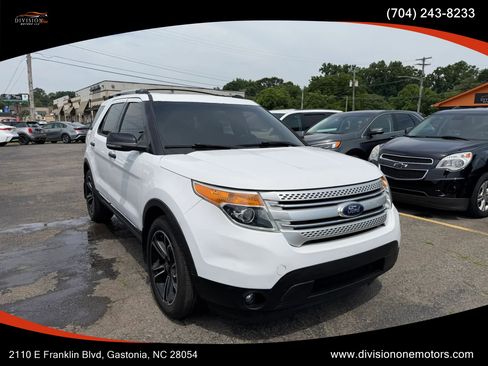 Used 2014 Ford Explorer XLT w/ Equipment Group 202A AWD/4WD image 6