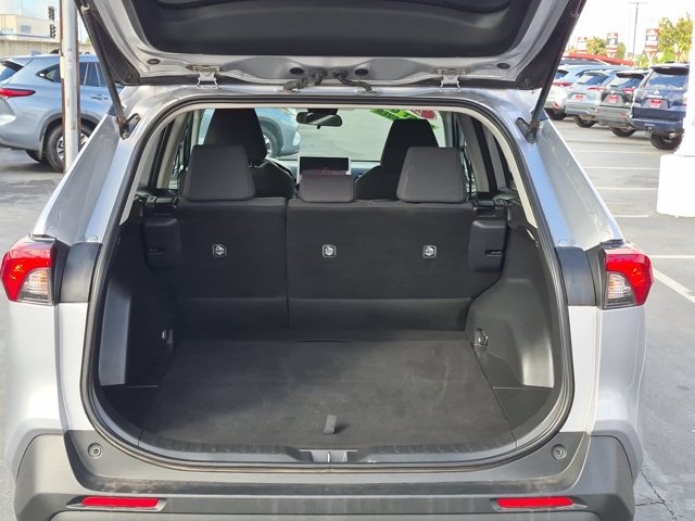 Used 2025 Toyota RAV4 LE AWD/4WD image 10