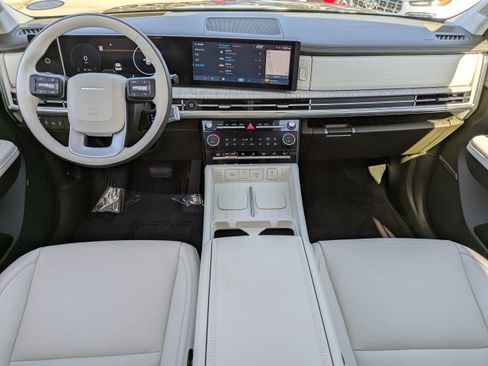 Used 2025 Hyundai Santa Fe Calligraphy image 11