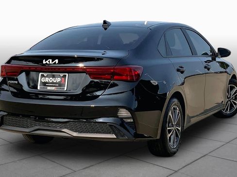 Used 2022 Kia Forte LXS FWD image 12