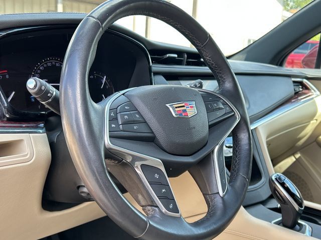 Used 2017 Cadillac XT5 Luxury w/ Driver Awareness Package FWD image 32