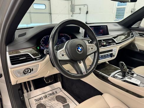 Used 2021 BMW 750i xDrive w/ Executive Package AWD/4WD image 16