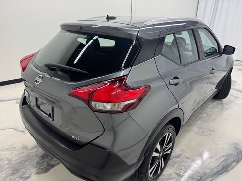 Used 2019 Nissan Kicks SV FWD image 8