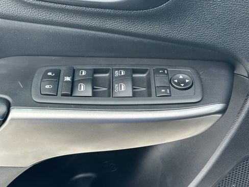 Used 2020 Jeep Cherokee Limited w/ Technology Group image 24