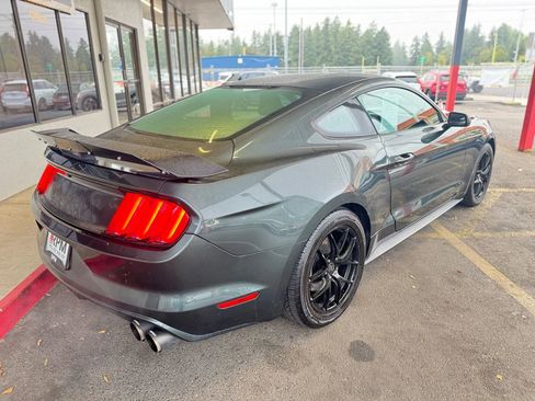 Used 2015 Ford Mustang Coupe image 5