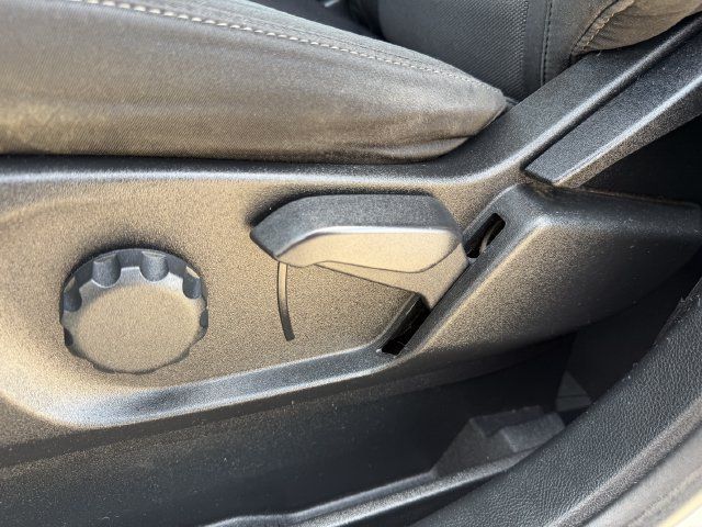 Used 2019 Ford Edge SE FWD image 23