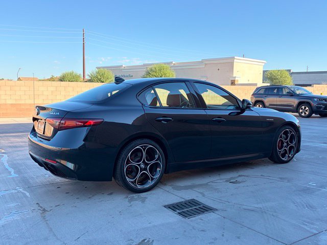 Used 2023 Alfa Romeo Giulia Veloce RWD image 7