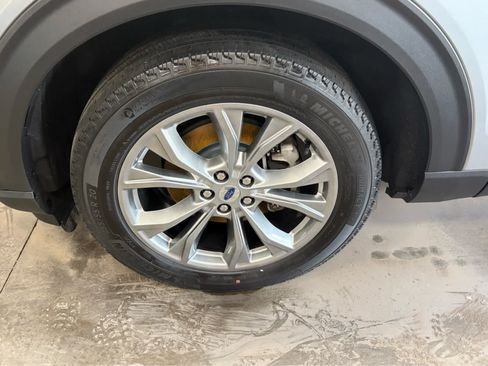 Used 2023 Ford Explorer XLT w/ Equipment Group 202A AWD/4WD image 34