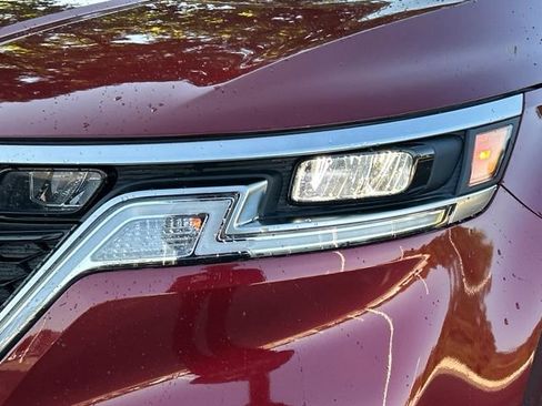 Used 2023 Kia Carnival EX FWD image 9