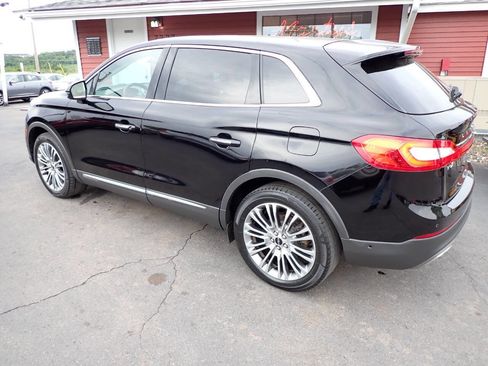 Used 2017 Lincoln MKX Reserve AWD/4WD image 4