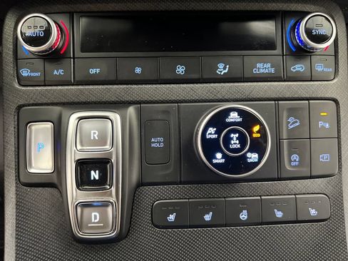Used 2024 Hyundai Palisade Limited AWD/4WD image 65