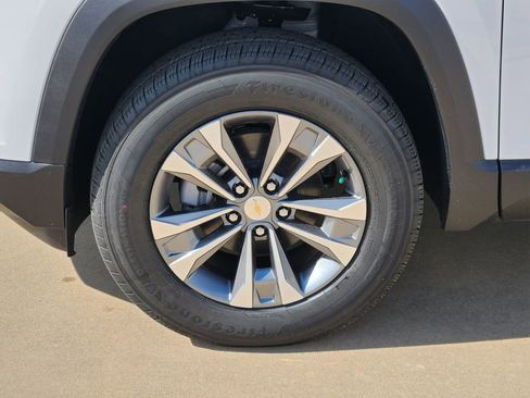New 2026 Chevrolet Equinox LT FWD image 8