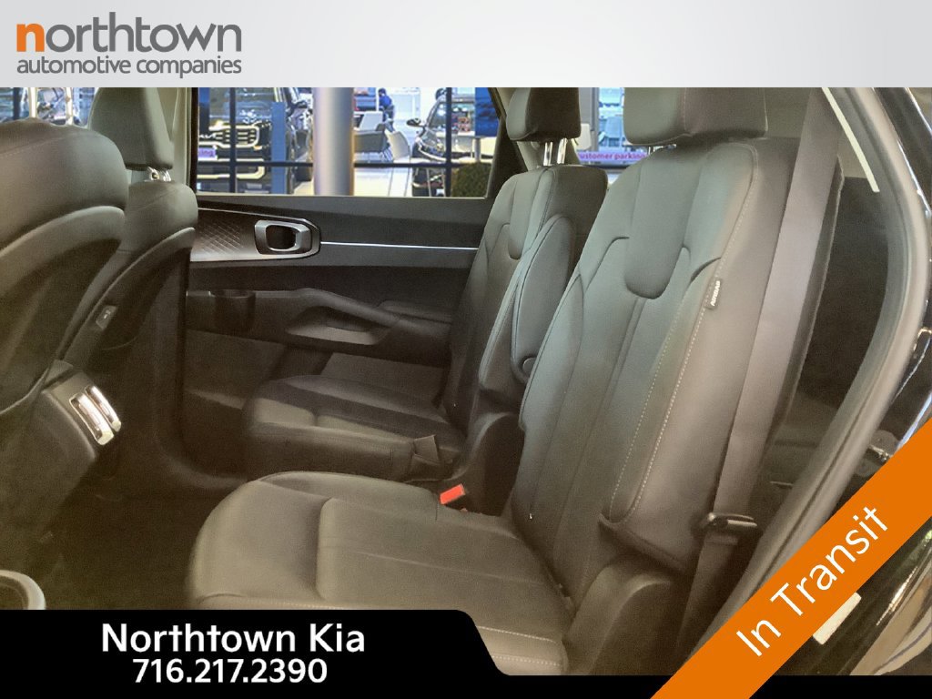 Certified 2025 Kia Sorento EX w/ EX Panoramic Sunroof Package AWD/4WD image 17