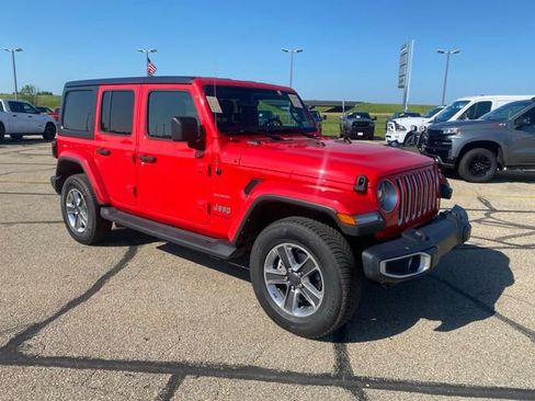 Used 2022 Jeep Wrangler Unlimited Sahara w/ Dual Top Group AWD/4WD image 1