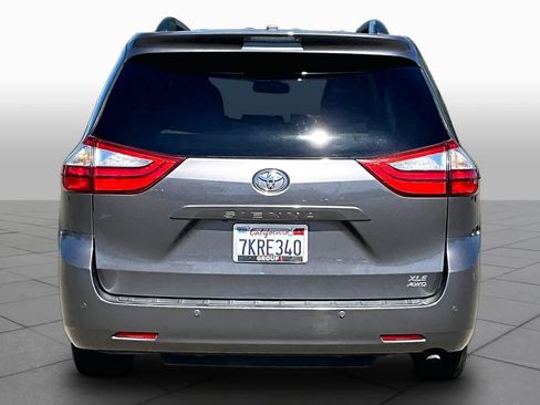 Used 2015 Toyota Sienna XLE Premium AWD/4WD image 4