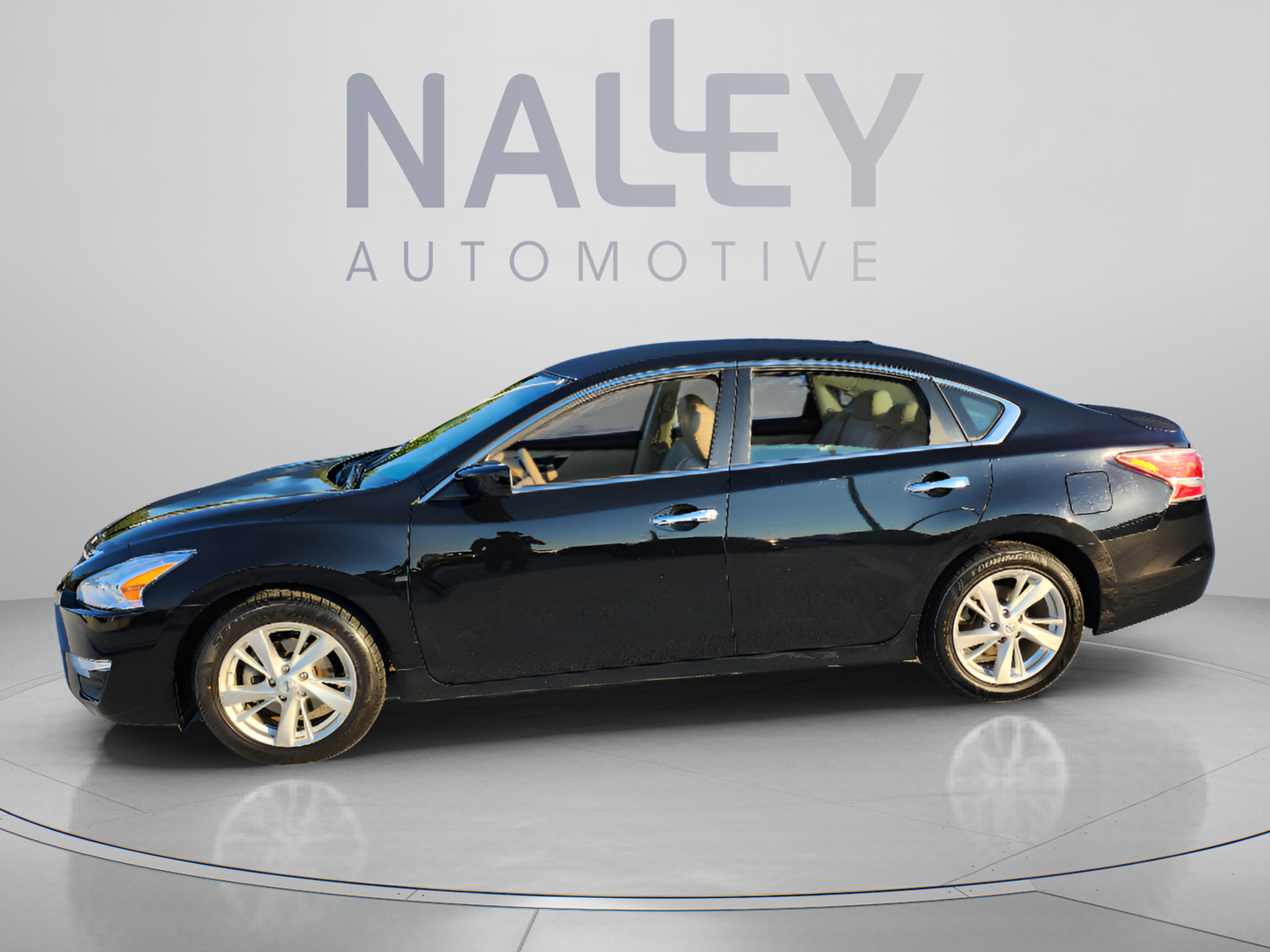 Used 2014 Nissan Altima 2.5 SV FWD image 2