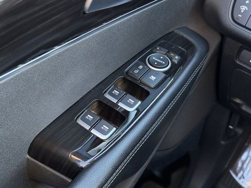Used 2019 Kia Sorento EX image 33