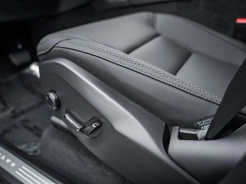 New 2026 Volvo XC90 B6 Plus w/ Protection Package Premier image 34