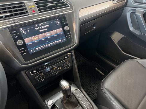Certified 2020 Volkswagen Tiguan SEL w/ Tiguan Three-Row MDO Package FWD image 18