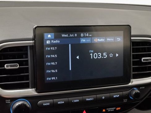 Used 2025 Hyundai Venue SEL FWD image 17