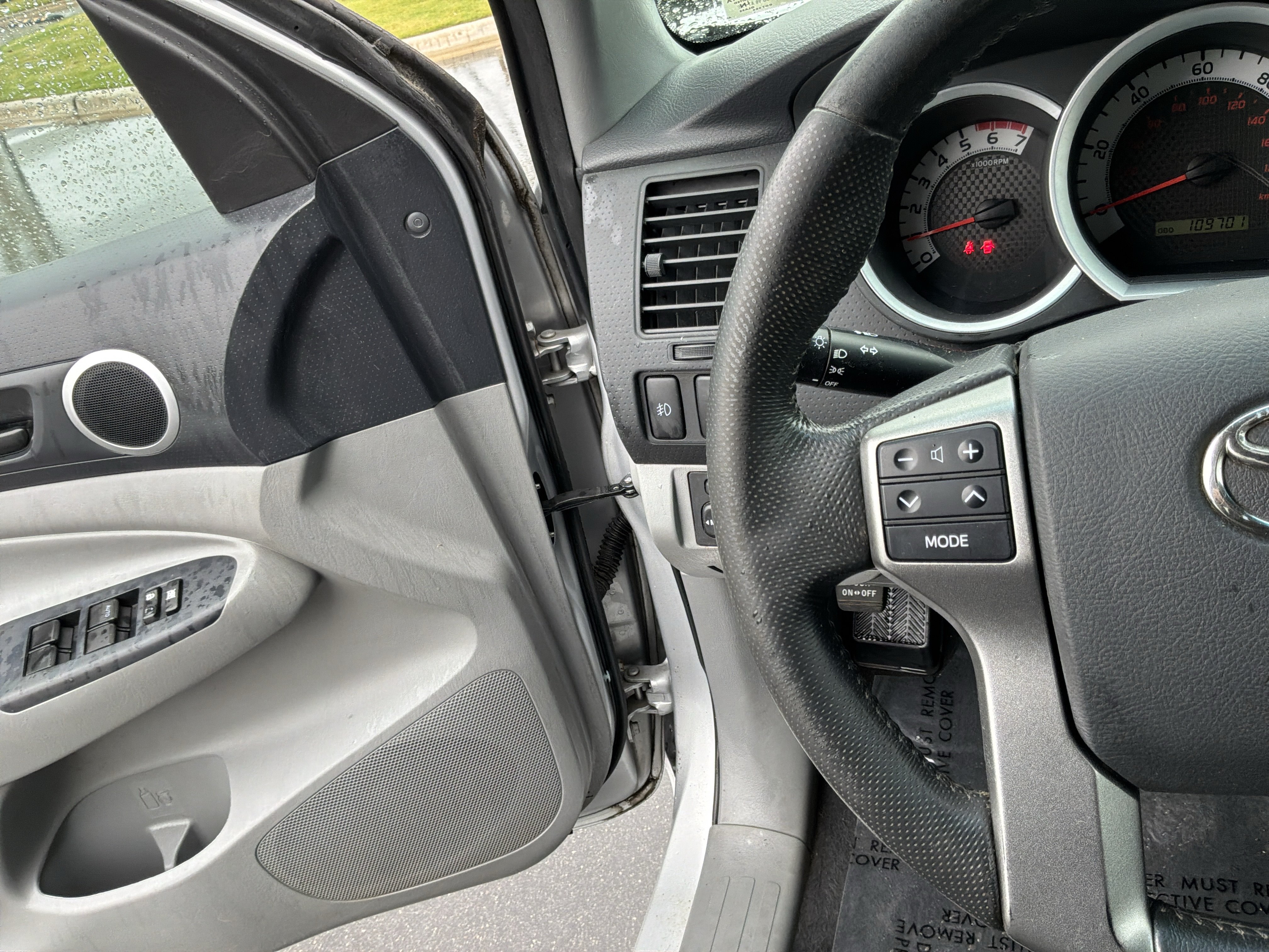 Used 2012 Toyota Tacoma PreRunner w/ SR5 Pkg RWD image 19