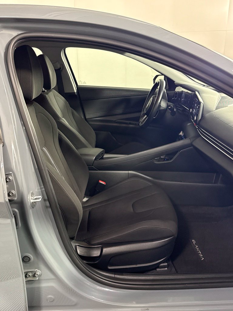 Used 2022 Hyundai Elantra SEL w/ Convenience Package FWD image 15
