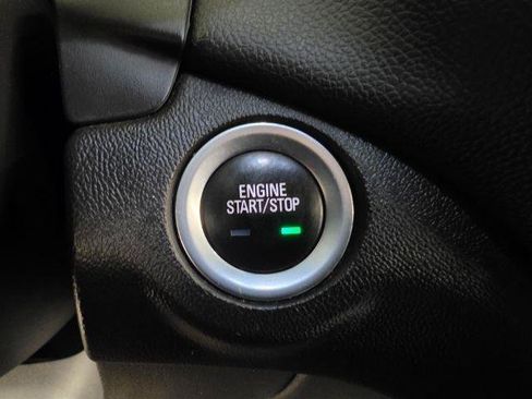 Used 2019 Chevrolet Equinox LT FWD image 22