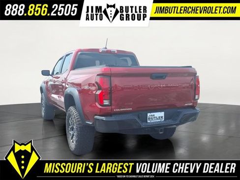 Used 2026 Chevrolet Colorado ZR2 w/ Technology Package AWD/4WD image 2