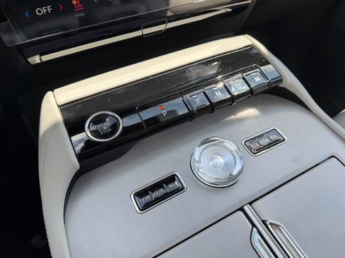 New 2026 Lincoln Navigator L Reserve AWD/4WD image 24