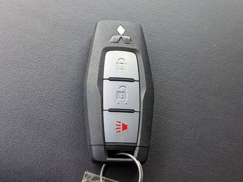 Used 2026 Mitsubishi Outlander ES FWD image 31