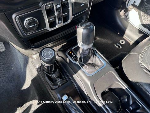 Used 2019 Jeep Wrangler Unlimited Sahara w/ Quick Order Package 24M Moab AWD/4WD image 22