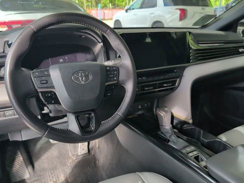 Used 2025 Toyota Camry SE w/ Multimedia Upgrade Package image 7