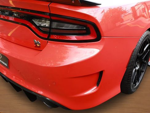 Used 2017 Dodge Charger R/T Scat Pack w/ Beats Audio Group RWD image 12