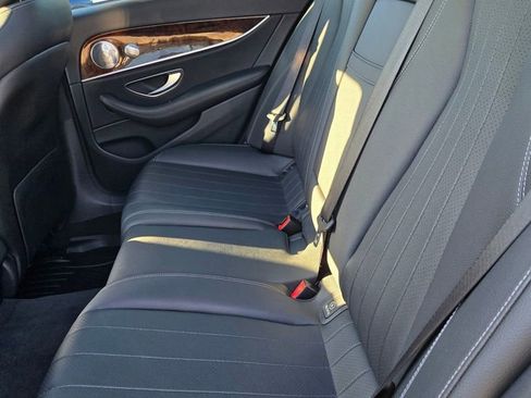 Used 2020 Mercedes-Benz E 450 E 450 w/ Driver Assistance Package image 40