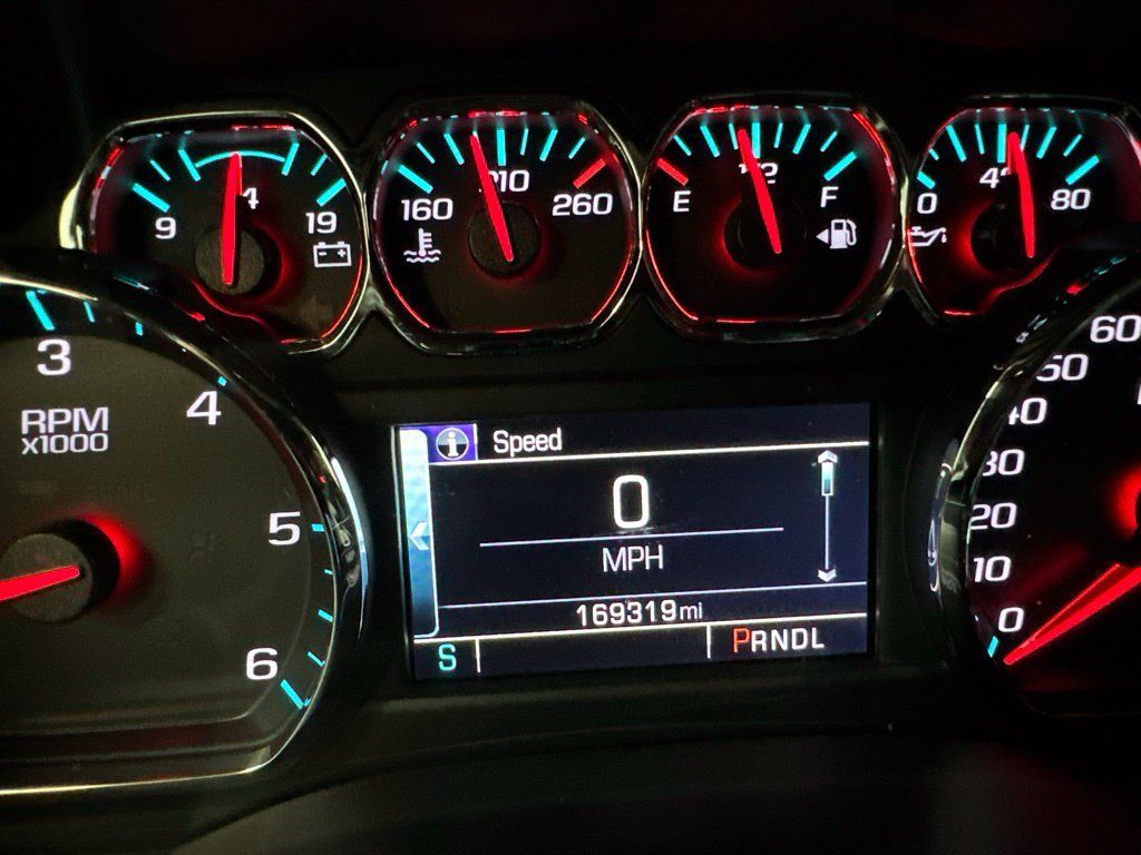 Used 2017 Chevrolet Suburban LT AWD/4WD image 28