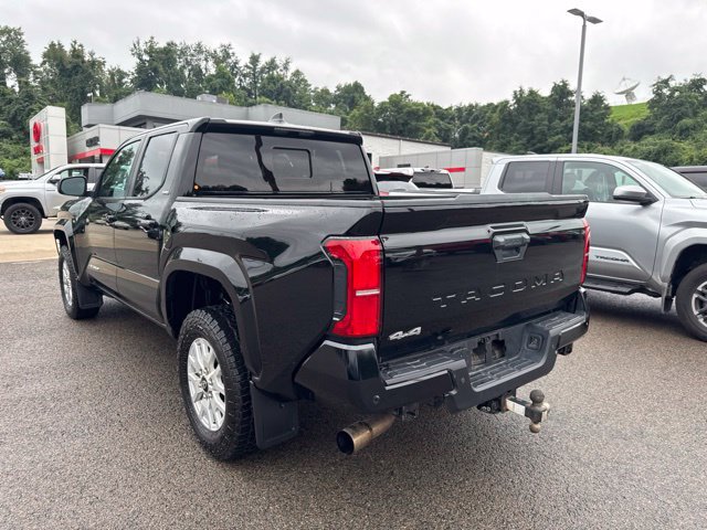 Used 2024 Toyota Tacoma SR5 AWD/4WD image 4